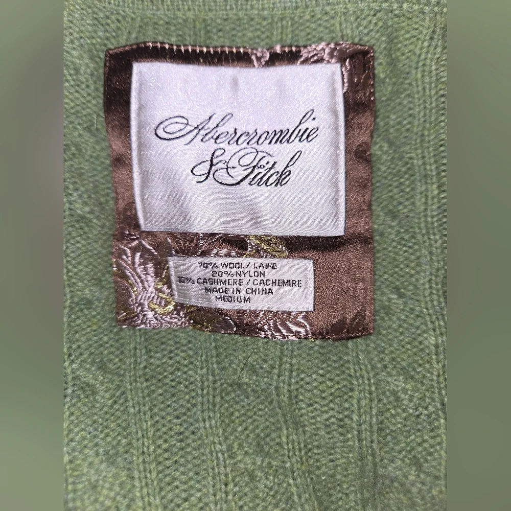 Abercrombie & Fitch Women's Green Cable Knit V-Neck Sweater Medium - Picture 3 of 3